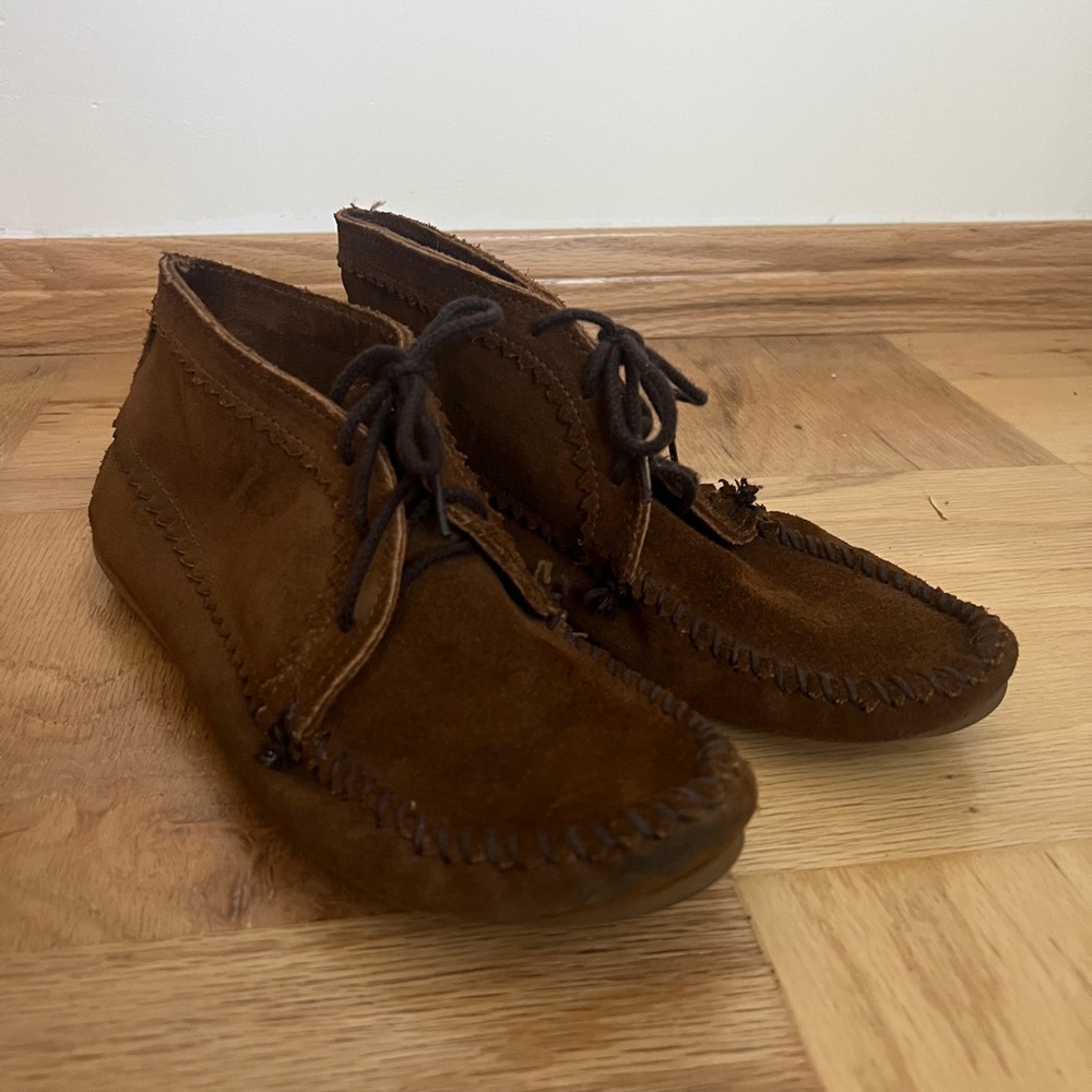 Brown lace up Minnetonka moccasins booties